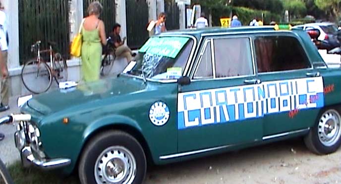 www.ilcorto.it Alla Festa dei Cortometraggi di Roma, il cinema piu piccolo del mondo in un auto d'epoca Alfa Romeo 2000 del '74